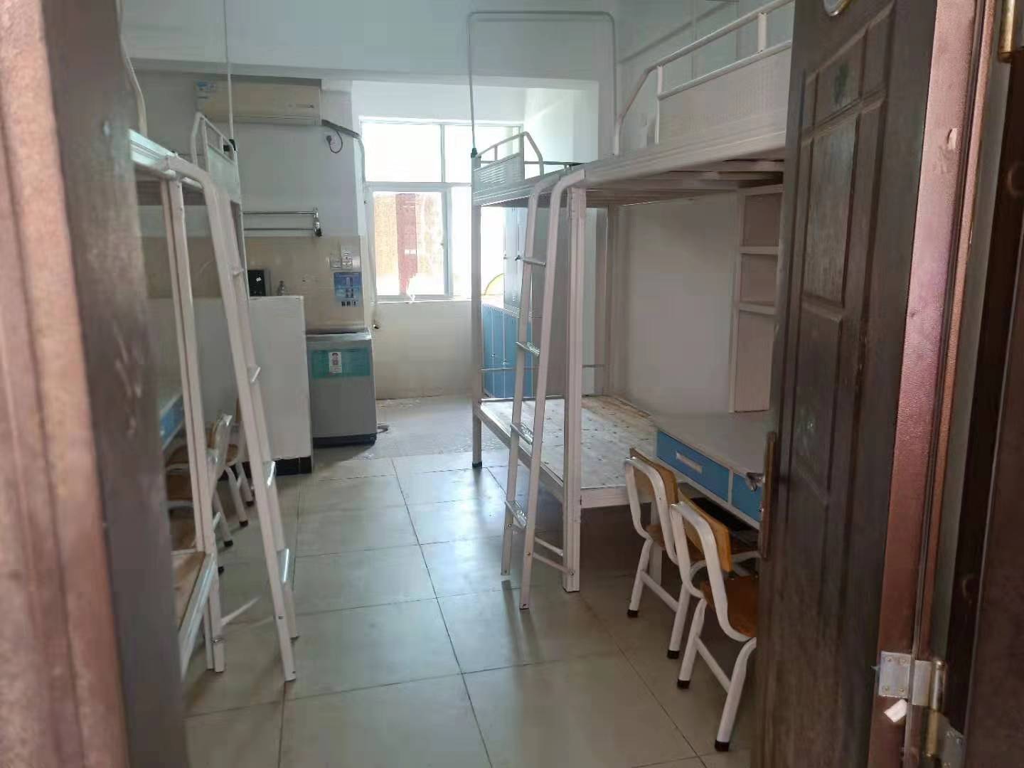 企业宿舍上下铺铁床安装案例