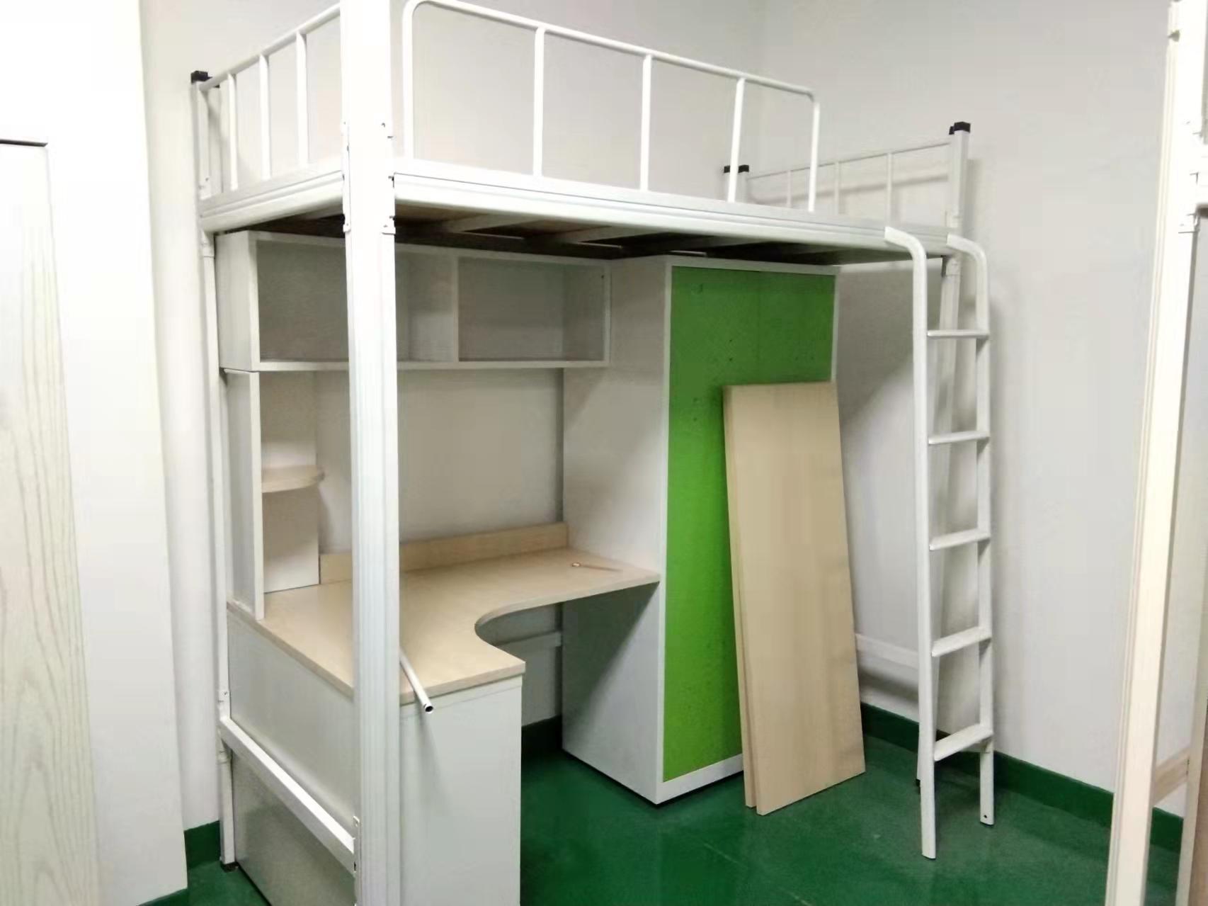 某女子学校学生公寓床铁床组装中