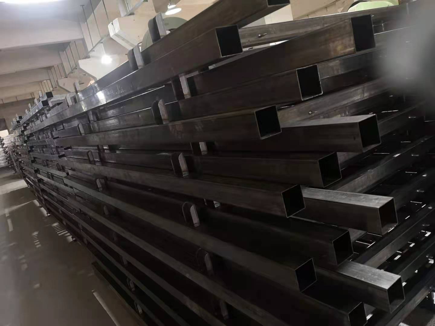 上下铺铁床工程案例