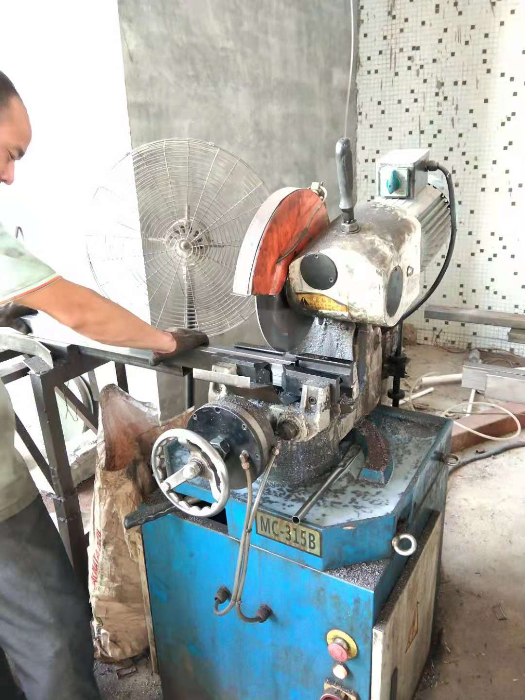 谈论双层铁床开料的重要性