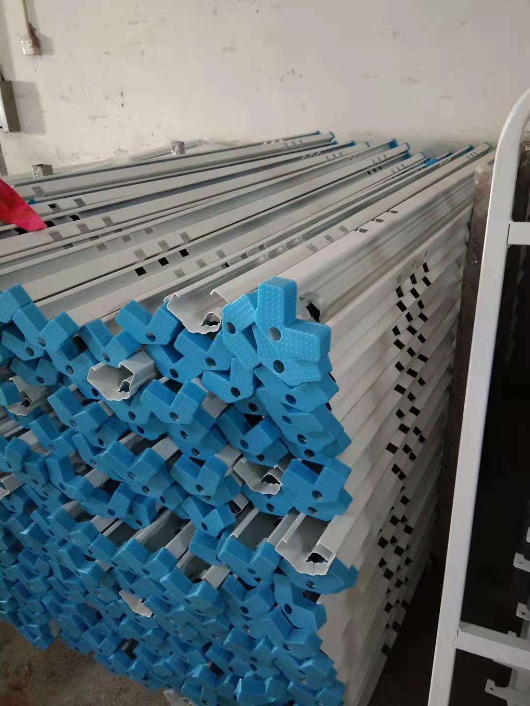 学生宿舍双人铁床有哪些特点