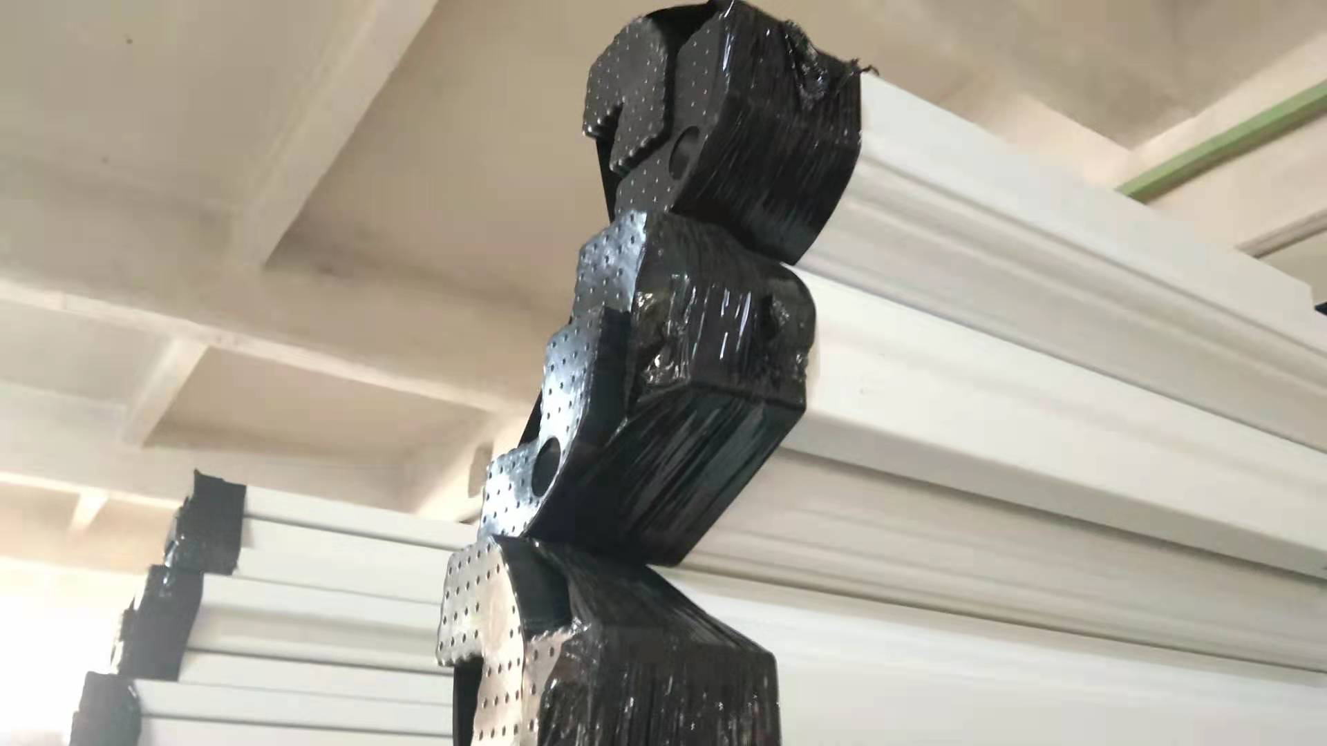 为什么铁床要用胶套？