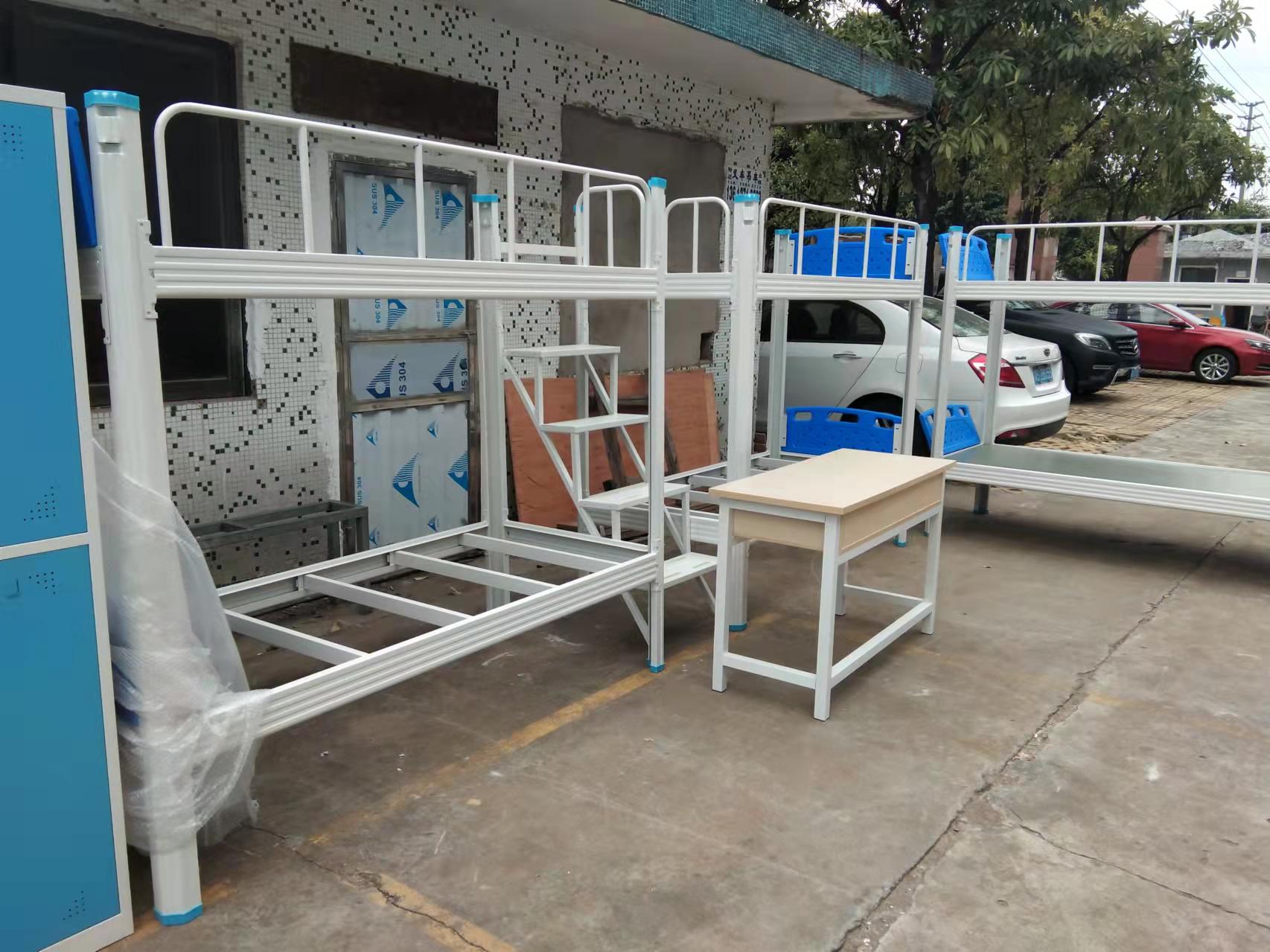 带你看上下铺铁床的公寓式组合设计