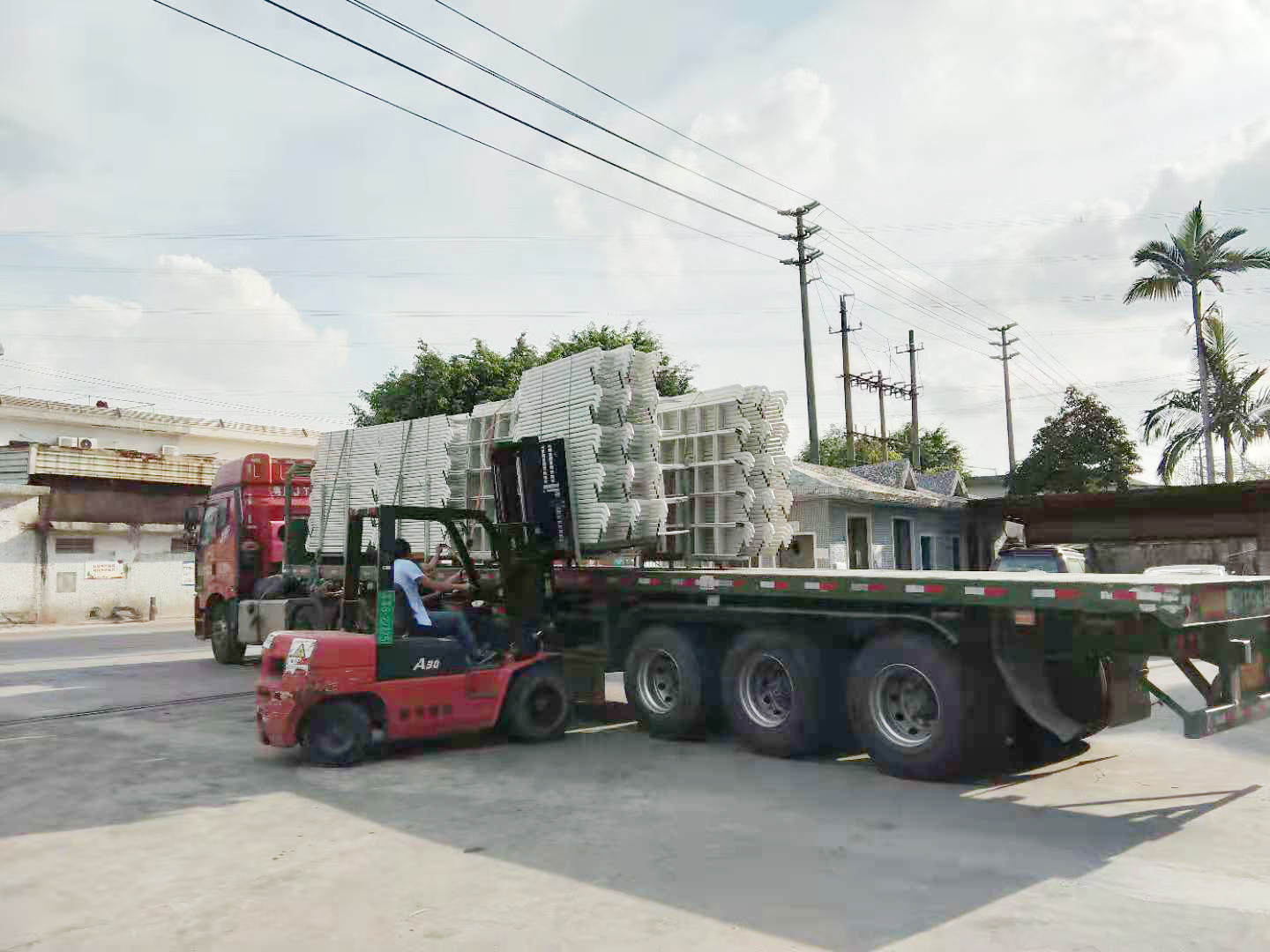 生产上下铺铁床厂家如何发货？